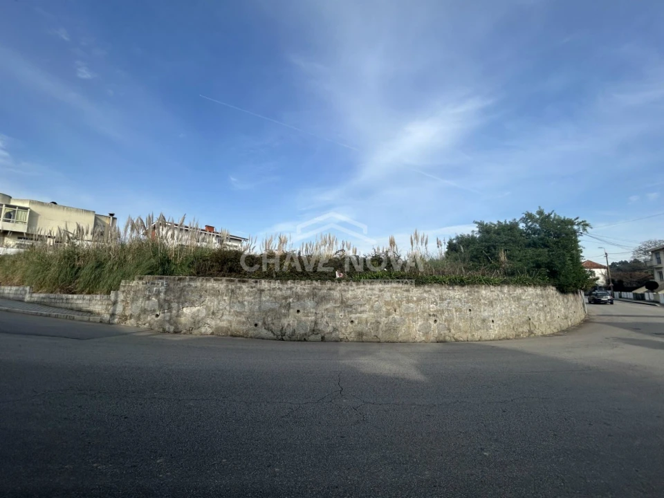 Terreno para Venda em Arcozelo Foto 1