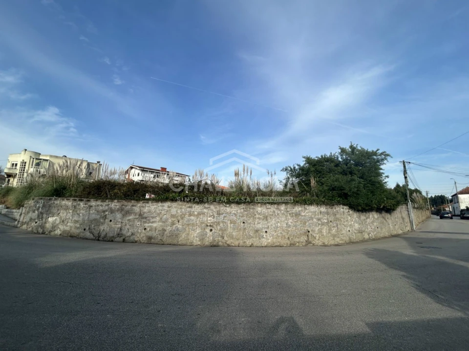 Terreno para Venda em Arcozelo Foto 2