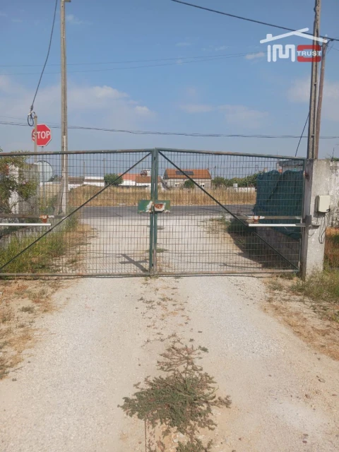 Terreno Misto para Venda em Pinhal Novo