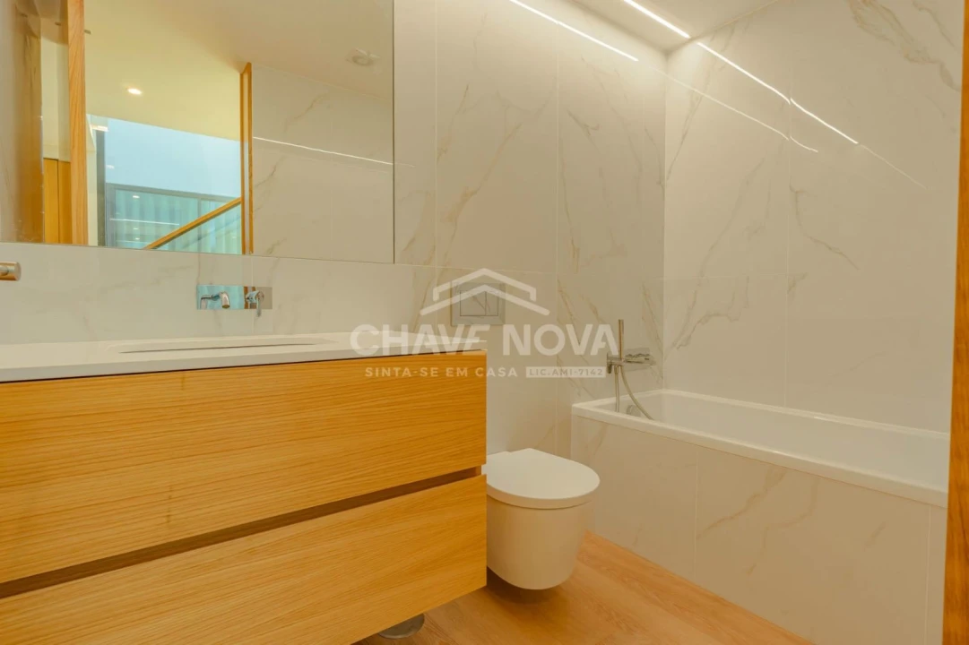 Moradia T3 para Venda em Mozelos Foto 21