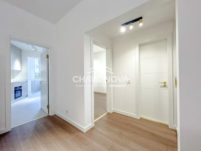 Apartamento T2 para Venda em Santo António Foto 10
