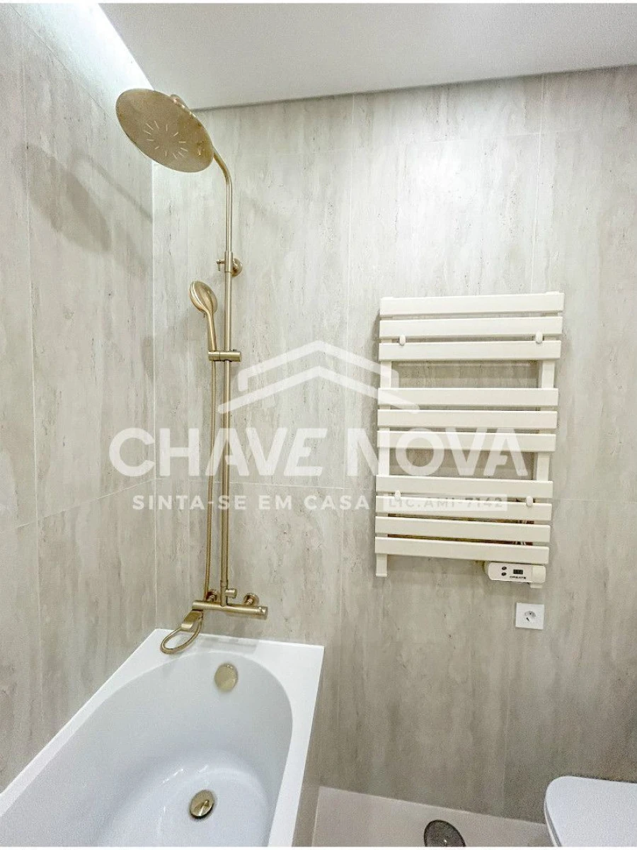 Apartamento T2 para Venda em Santo António Foto 22