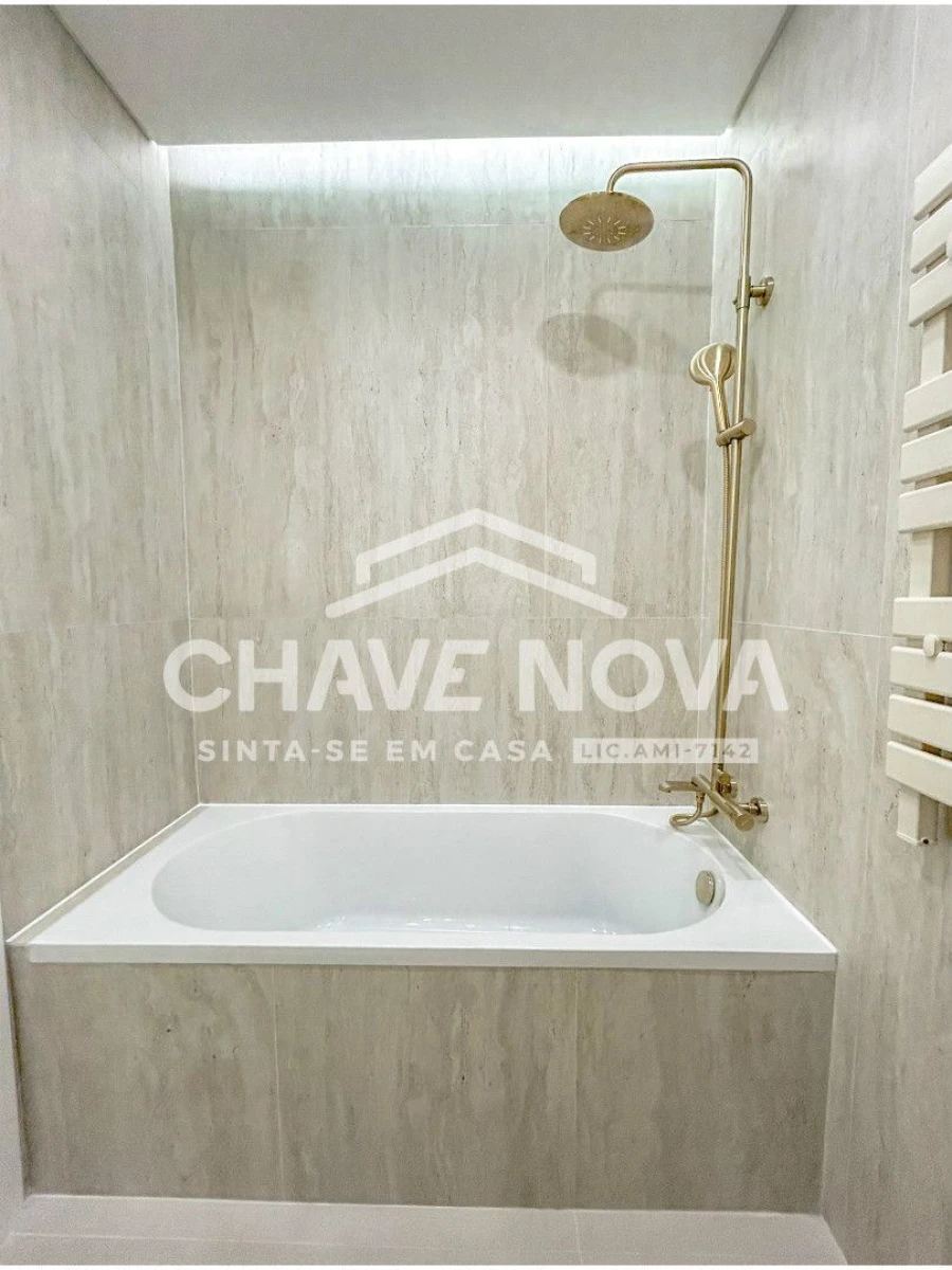 Apartamento T2 para Venda em Santo António Foto 23
