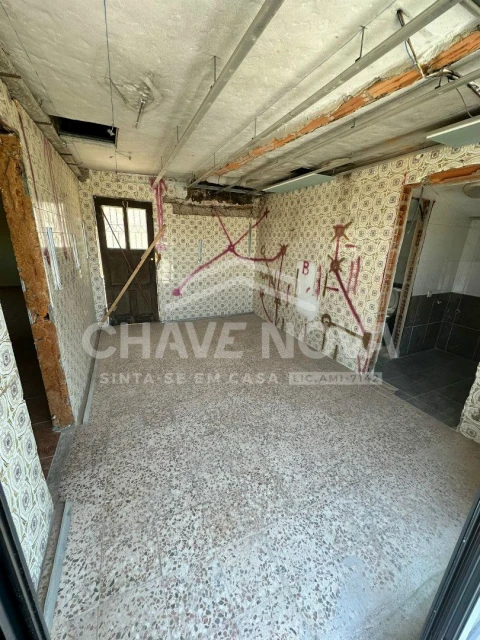 Moradia T2 para Venda em Lomba