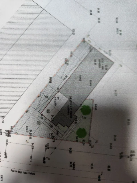 Terreno Comércio / Armazém para Venda em Cidade da Maia
