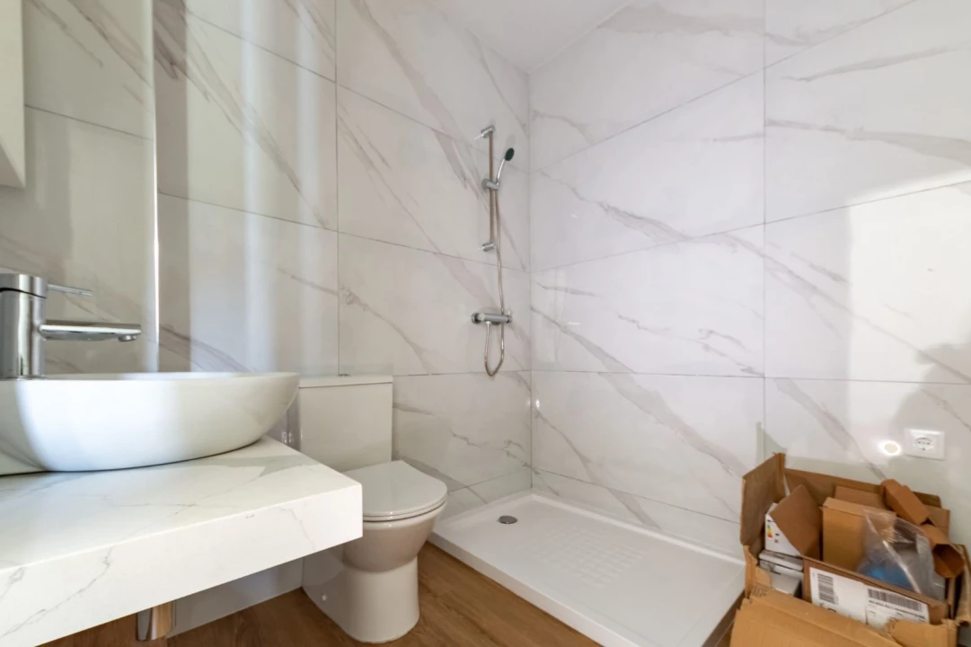 Apartamento T1 para Arrendamento em Lordelo do Ouro e Massarelos Foto 13