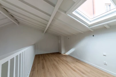 Apartamento T1 para Arrendamento em Lordelo do Ouro e Massarelos