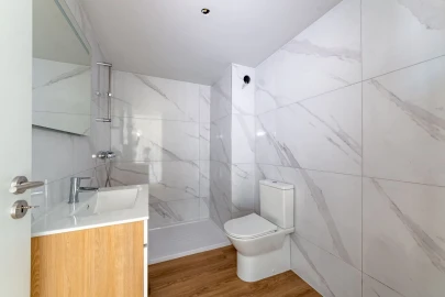 Apartamento T1 para Arrendamento em Lordelo do Ouro e Massarelos