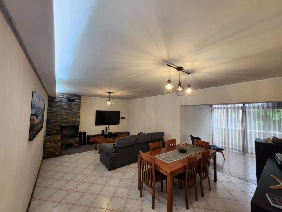 Apartamento T3 para Venda em Arcozelo Foto 3