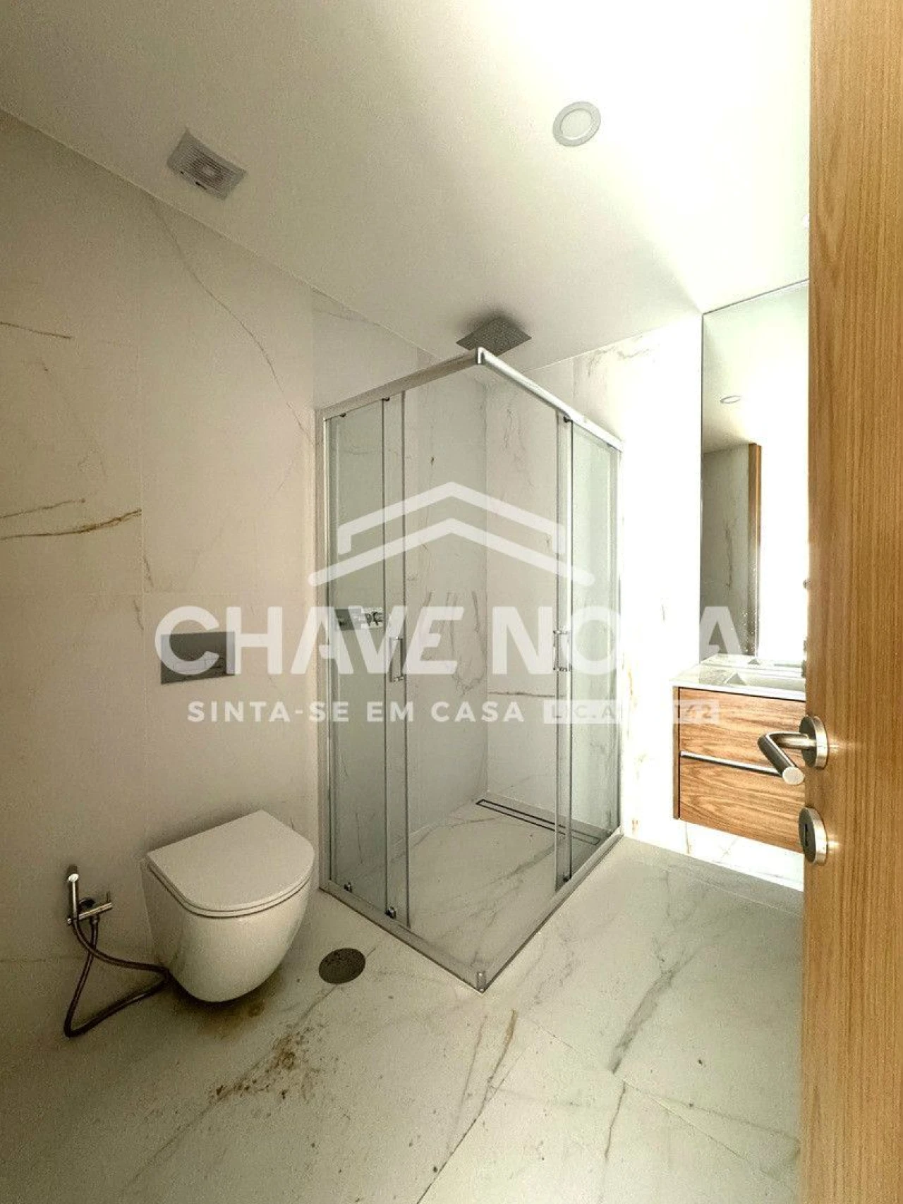 Apartamento T2 para Arrendamento em Ramalde Foto 9