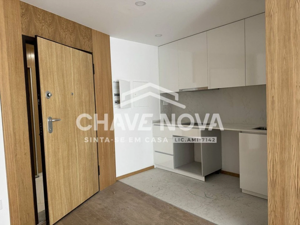 Apartamento T1 para Arrendamento em Ramalde Foto 4