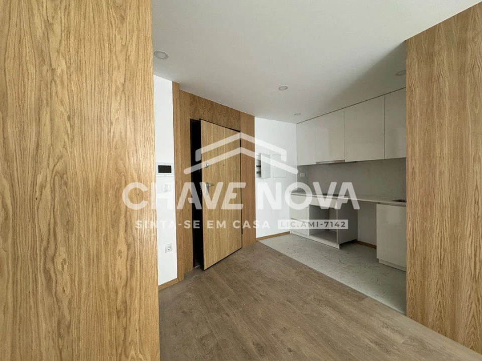 Apartamento T1 para Arrendamento em Ramalde Foto 9