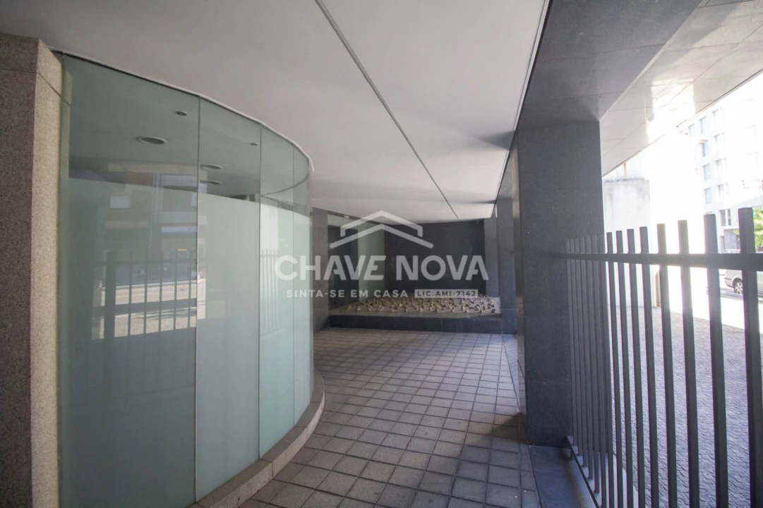 Loja para Venda em Lordelo do Ouro e Massarelos Foto 4