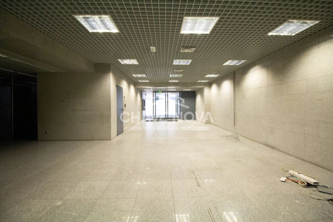 Loja para Venda em Lordelo do Ouro e Massarelos Foto 6