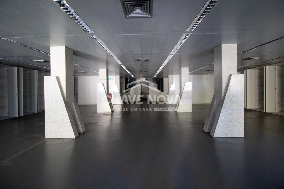 Loja para Venda em Lordelo do Ouro e Massarelos Foto 8