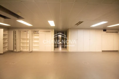 Loja para Venda em Lordelo do Ouro e Massarelos