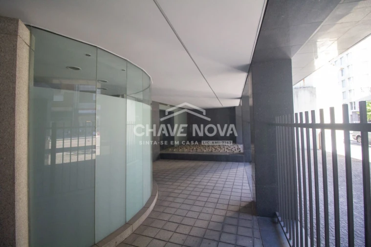 Loja para Venda em Lordelo do Ouro e Massarelos Foto 4