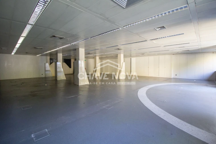 Loja para Venda em Lordelo do Ouro e Massarelos Foto 10