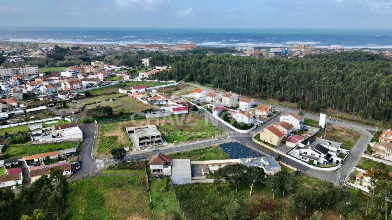 Terreno para Venda em São Felix da Marinha Foto 1