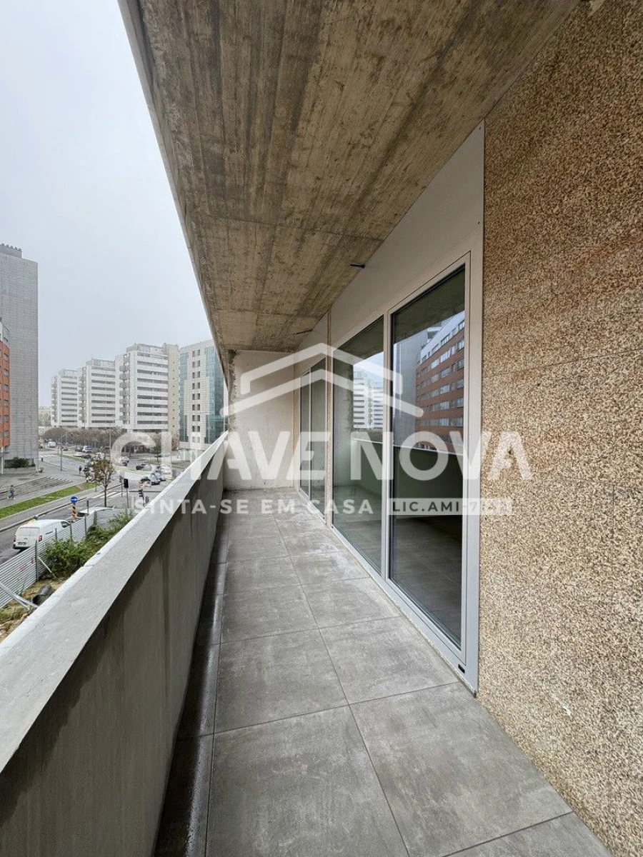 Apartamento T1 para Arrendamento em Lordelo do Ouro e Massarelos Foto 8