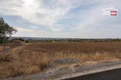 Terreno Misto para Venda em São João Baptista e Santa Maria dos Olivais