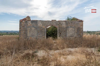 Terreno Misto para Venda em São João Baptista e Santa Maria dos Olivais