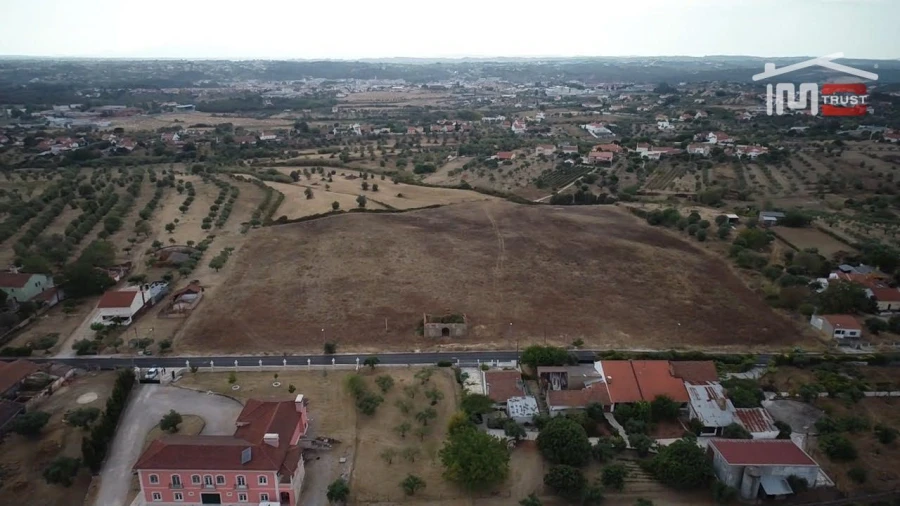 Terreno Misto para Venda em São João Baptista e Santa Maria dos Olivais Foto 3