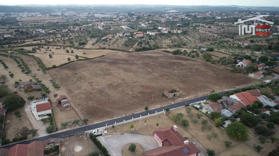 Terreno Misto para Venda em São João Baptista e Santa Maria dos Olivais