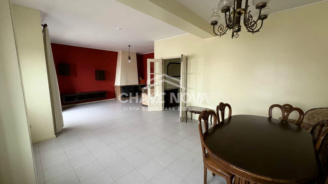 Apartamento T4 para Venda em Espinho Foto 4