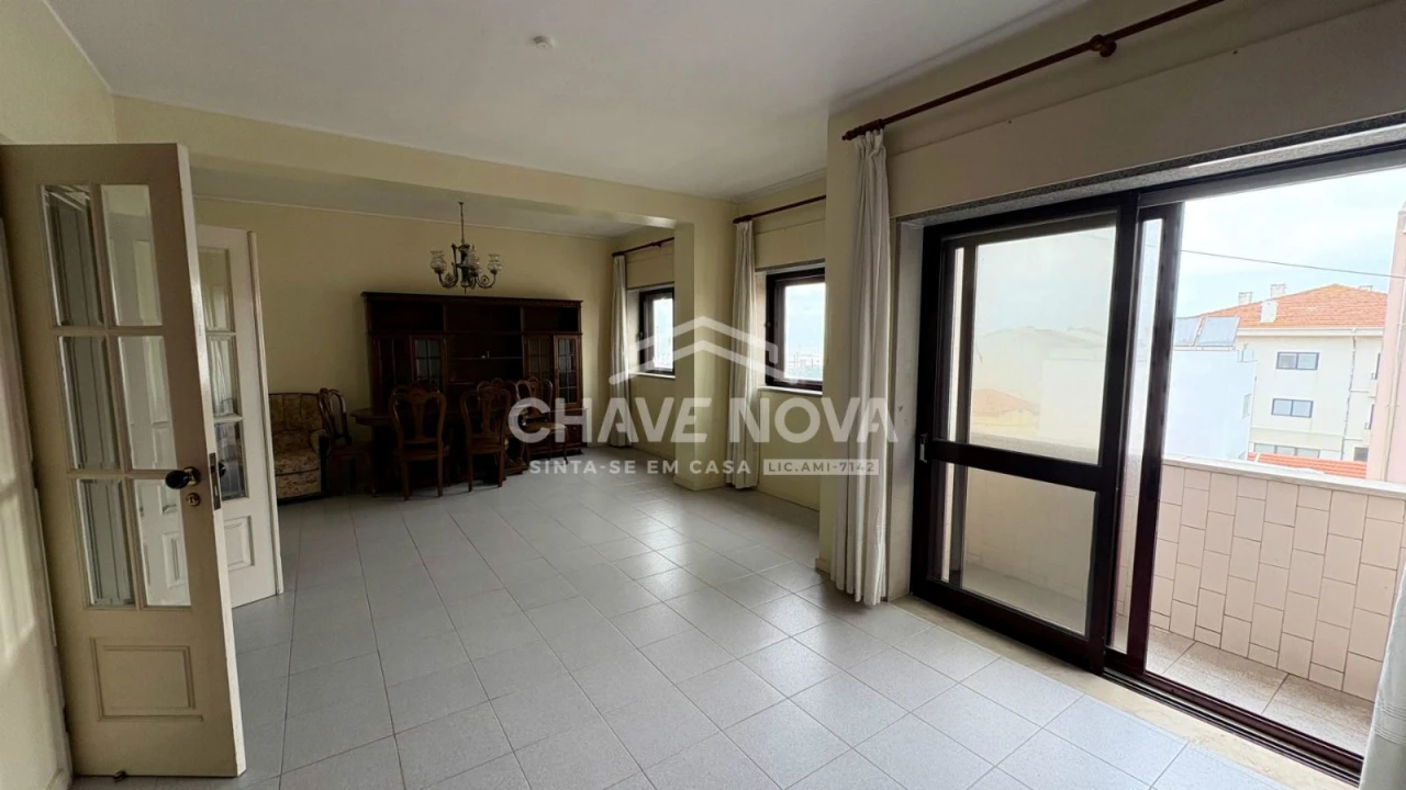 Apartamento T4 para Venda em Espinho Foto 5