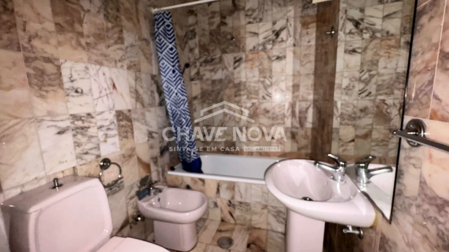 Apartamento T4 para Venda em Espinho Foto 8