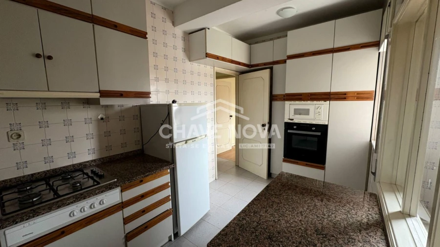 Apartamento T4 para Venda em Espinho Foto 12