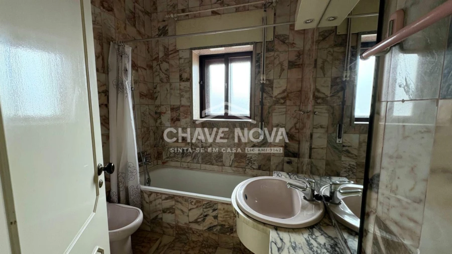 Apartamento T4 para Venda em Espinho Foto 18