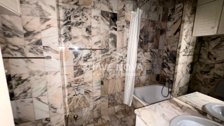 Apartamento T4 para Venda em Espinho Foto 22