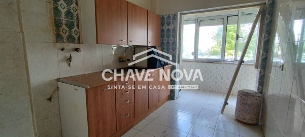 Apartamento T2 para Venda em Oeiras e São Julião da Barra, Paço de Arcos e Caxias