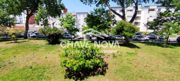 Apartamento T2 para Venda em Oeiras e São Julião da Barra, Paço de Arcos e Caxias