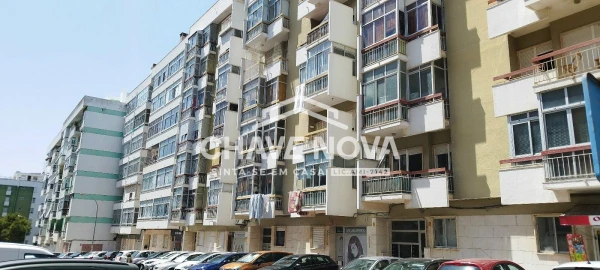 Apartamento T2 para Venda em Oeiras e São Julião da Barra, Paço de Arcos e Caxias