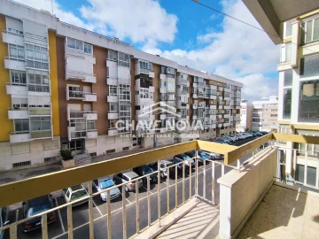 Apartamento T2 para Venda em Oeiras e São Julião da Barra, Paço de Arcos e Caxias