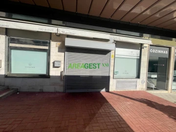 Loja para Trespasse em Mina de Água