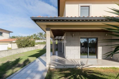 Moradia T3 para Venda em Vila Verde e Barbudo