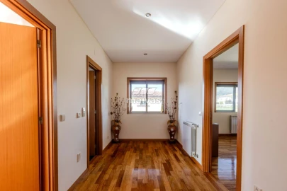 Moradia T3 para Venda em Vila Verde e Barbudo