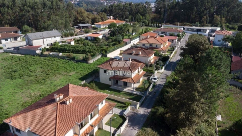 Moradia T3 para Venda em Vila Verde e Barbudo