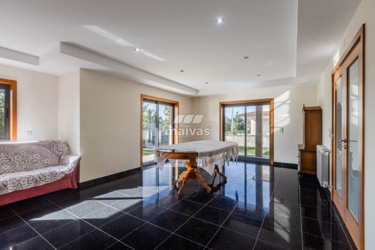 Moradia T3 para Venda em Vila Verde e Barbudo Foto 6