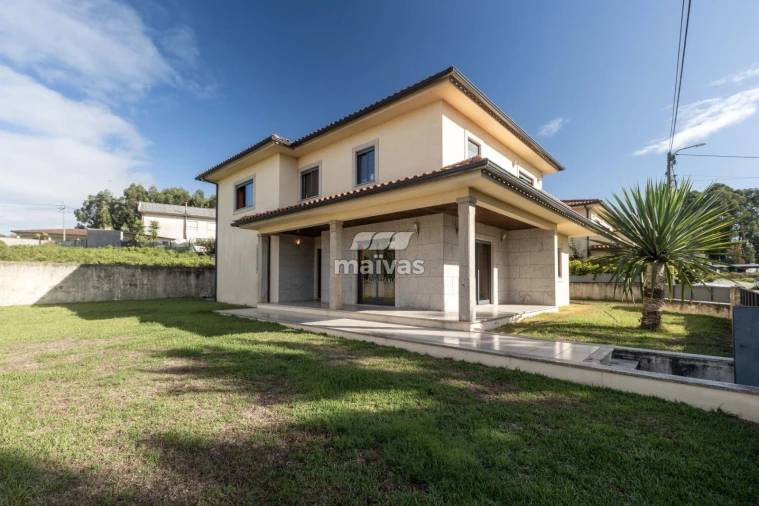 Moradia T3 para Venda em Vila Verde e Barbudo Foto 25