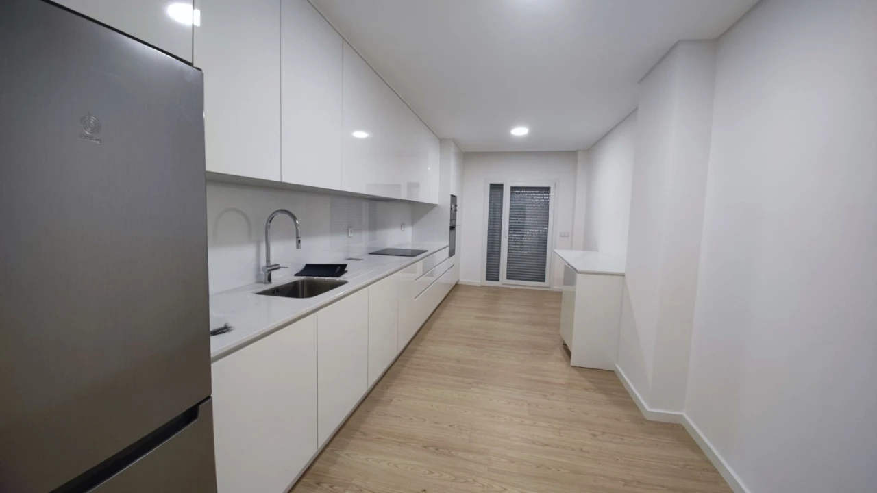 Apartamento T3 para Venda em Tavarede Foto 5