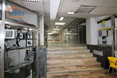 Loja para Venda em Cedofeita, Santo Ildefonso, Sé, Miragaia, São Nicolau e Vitória