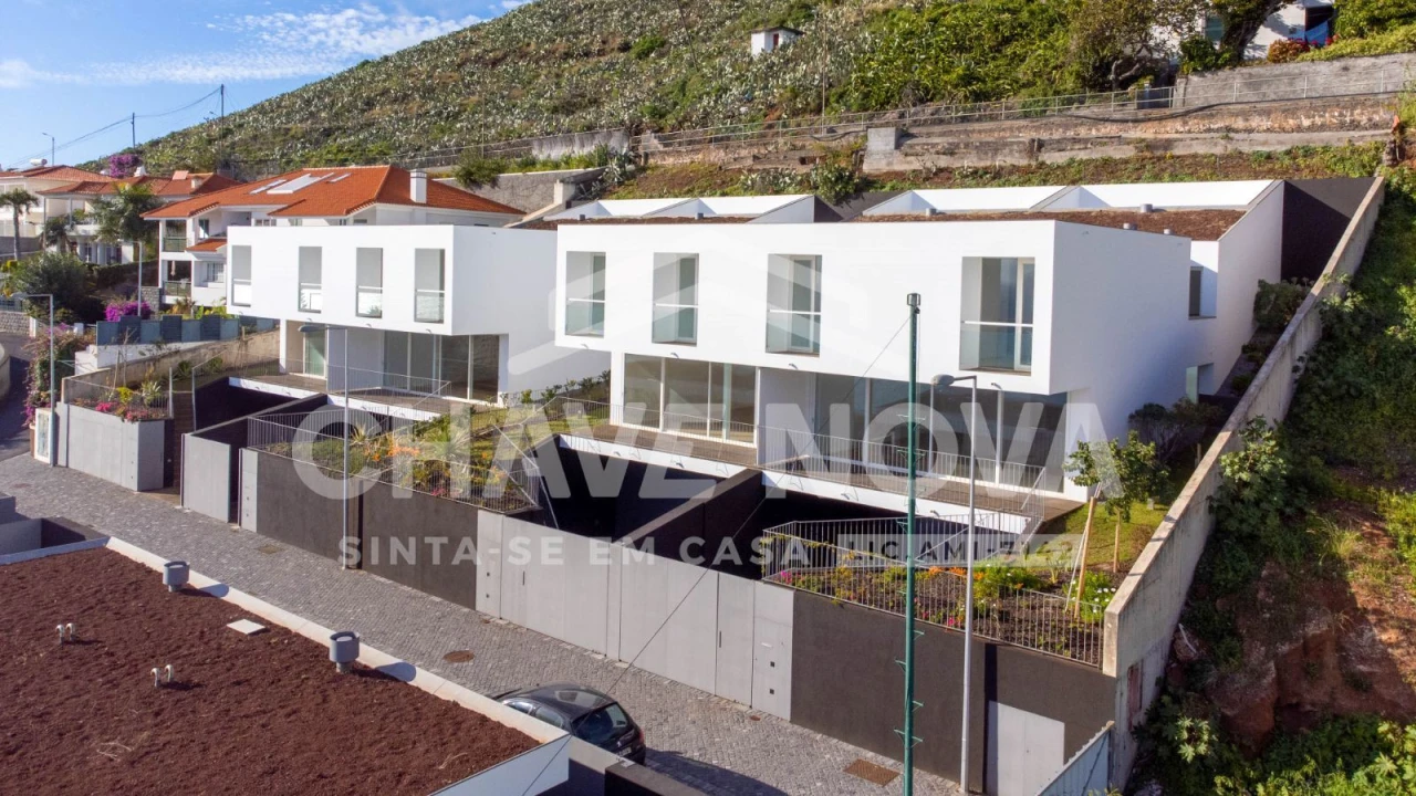 Moradia T4 para Venda em São Martinho Foto 3