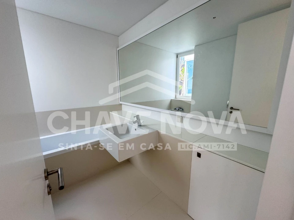 Moradia T4 para Venda em São Martinho Foto 11