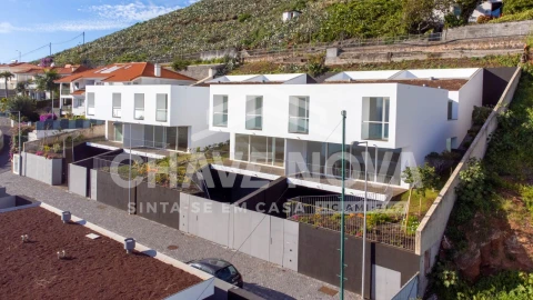 Moradia T4 para Venda em São Martinho