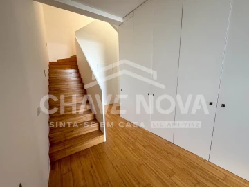 Moradia T4 para Venda em São Martinho